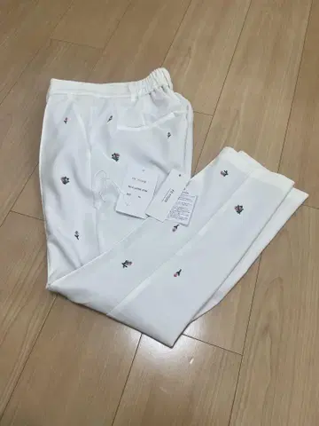 fitmore 로즈 자수 테이퍼드 팬츠 PS