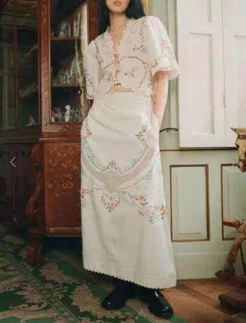 24SS Sea New York Edwina 자수 스커트