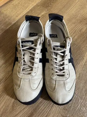 오니츠카타이거 23.5