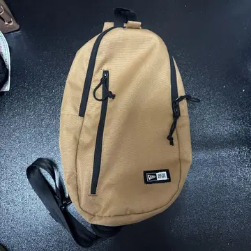 뉴에라 바디백 원숄더 8L 브라운