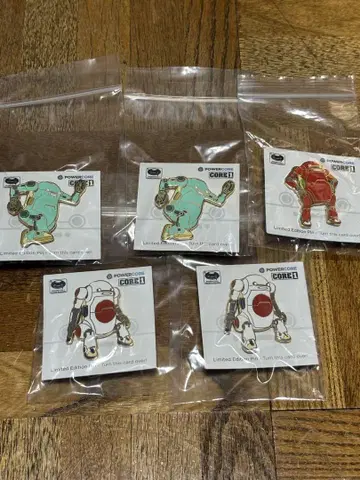 메카트로 위고 핀 배지