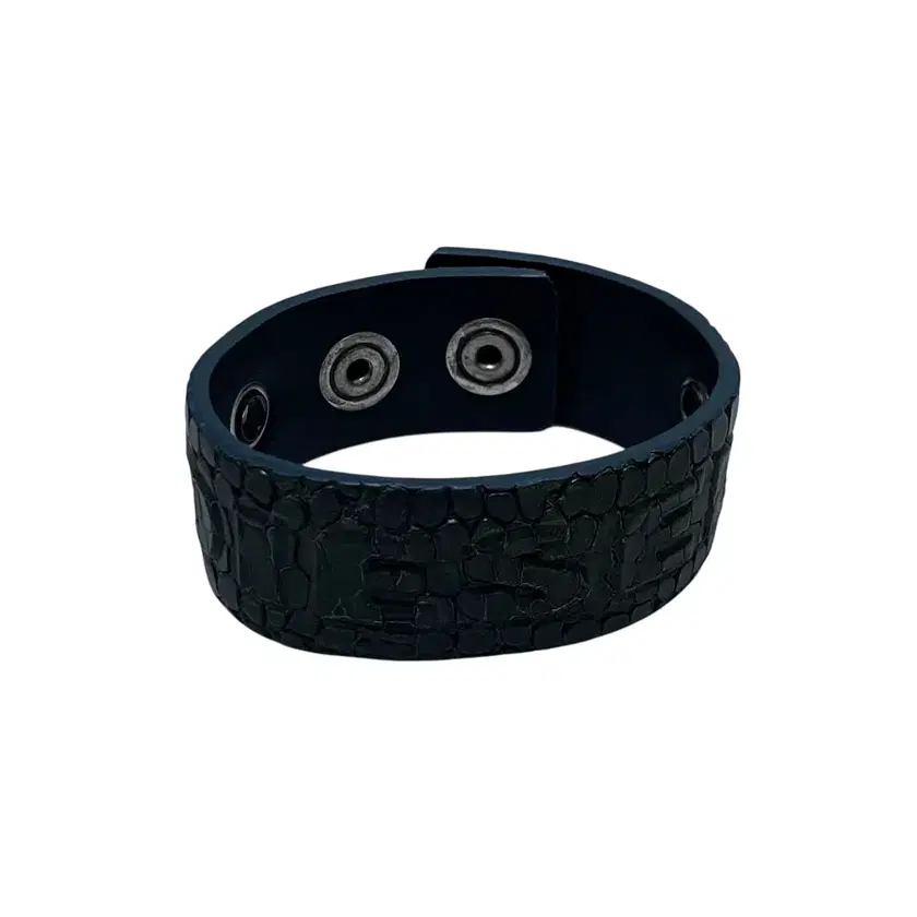 完売再製作⭕️セットバックモデル◎DF3◎10インチ DIESEL | 디젤 DIESEL Croco Green Leather Bangle on Bunjang