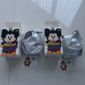 POPMART 미키 패밀리 칩과 데일 세트