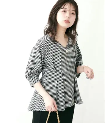 내추럴 꾸뛰르 블록 체크 무늬 페플럼 V넥 오분소매 블라우스 새상품
