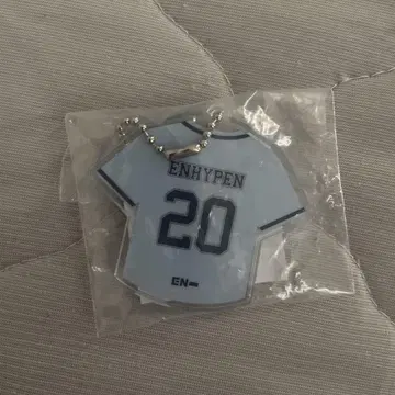 ENHYPEN 캡슐 토이 유니폼형 키링 20