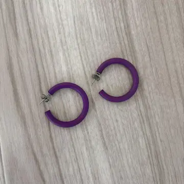 보라색 후프 귀걸이