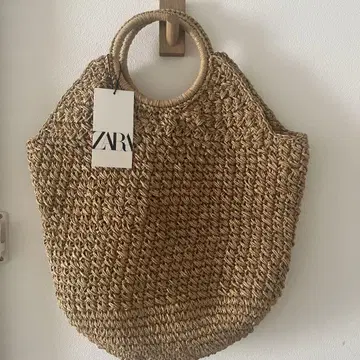 자라 카고 백 라피아