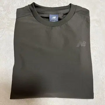 New Balance 티셔츠