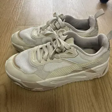 Puma 화이트 스니커즈 24.5