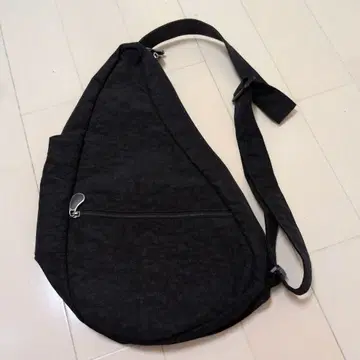 HEALTHY BACK BAG 블랙 슬링 백