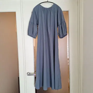 초경량 새상품 블루 그레이 벌룬 슬리브 롱 원피스