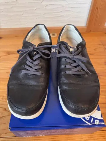 BIRKENSTOCK 블랙 스니커즈