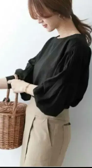 어반 리서치 도어스 코튼 린넨 개더 슬리브 블라우스