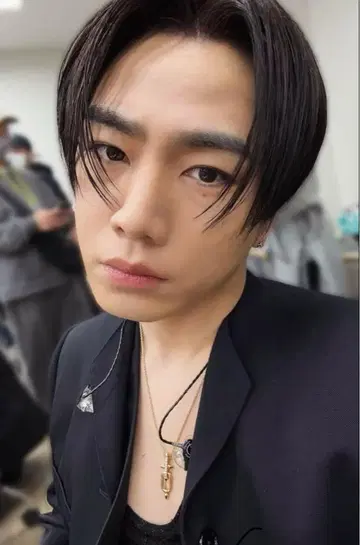 토사카 히로오미 착용풍 목걸이