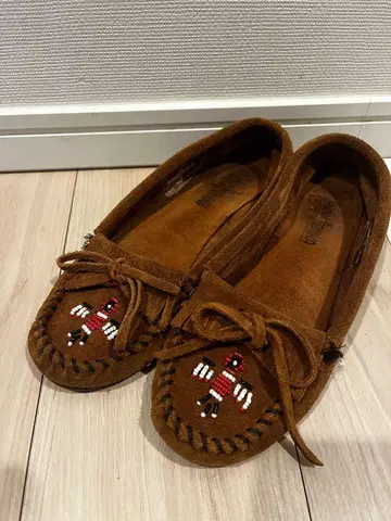 MINNETONKA 비즈 자수 모카신 7