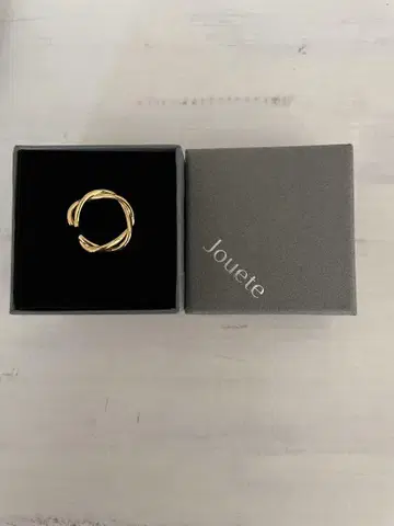 JOUETE(쥬에테) 트위스트 골드 이어 커프