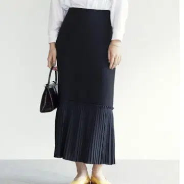 블랙 헴 플리츠 롱 스커트 M 사이즈 세피에 갈리아르다 가란데