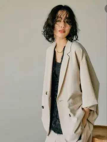 린넨풍 더블 버튼 5부 소매 자켓
