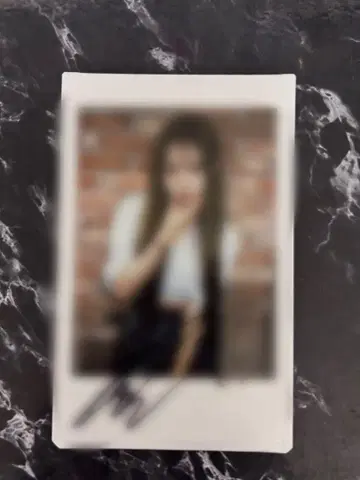 tripleS 하영 사인 폴라로이드