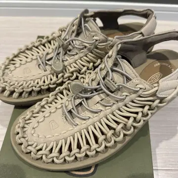 KEEN 킨 샌들 아나토미컬 풋베트