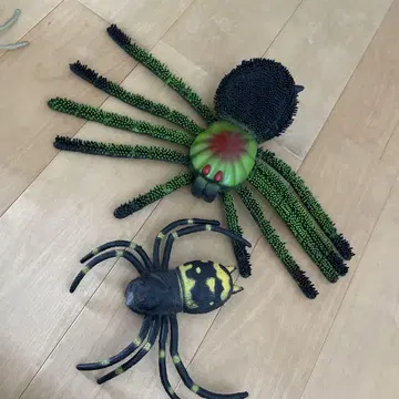 거미 피규어