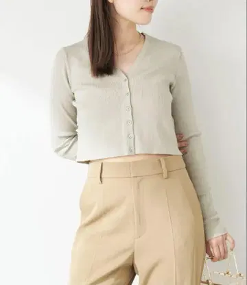 plage 플라주 V-Neck Cropped 가디건 숏 기장