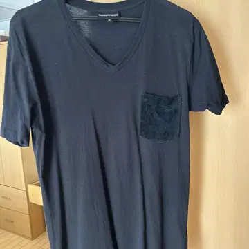 Emporio Armani 블랙 V넥 티셔츠 M
