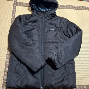 Quiksilver 블랙 패딩 자켓 후드 부착
