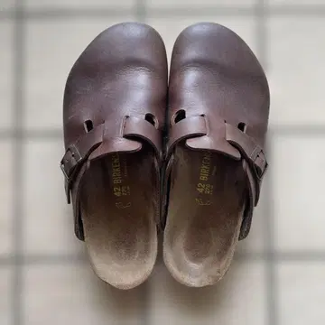 BIRKENSTOCK 브라운 크로그 샌들 42