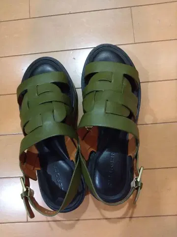 로베르 크레주리 그린 샌들 새상품