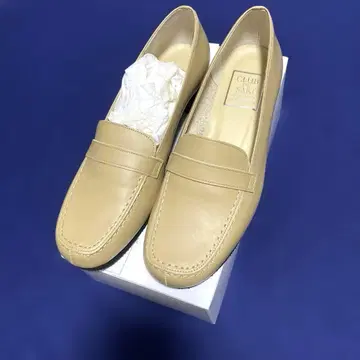 CLUB DE SAKI 일본제 23cm 베이지 가죽 로퍼