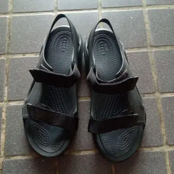 Crocs 블랙 스포츠 샌들