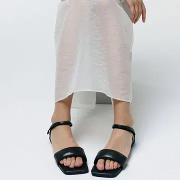 SHISEI PADDED SANDALS 샌들