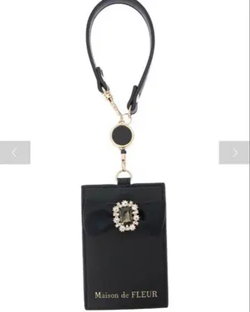 Maison de FLEUR 블랙 패스 케이스