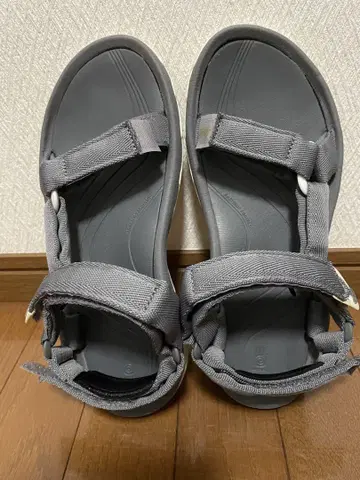 테바 샌들