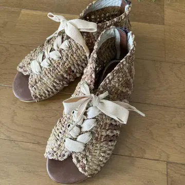 키다리 아저씨 뜨개질 디자인 베이지 계열 샌들 22.5cm