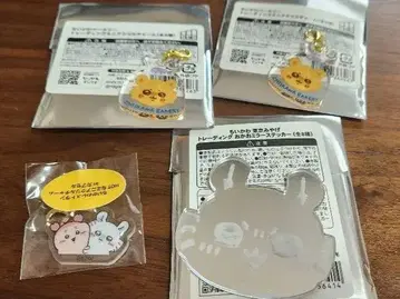 치이카와 모몽가 아크릴 참 3개 + 거울 스티커