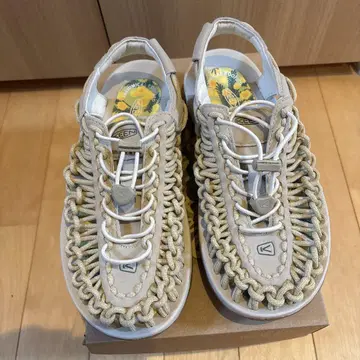 KEEN UNEEK 샌들 베이지 MIMOSA 23.5cm