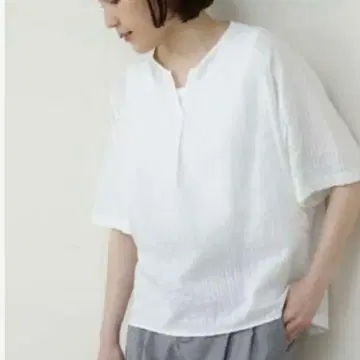 HUMAN WOMAN 휴먼 우먼 티셔츠 블라우스