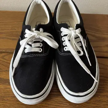 VANS 블랙 로우 컷 스니커즈
