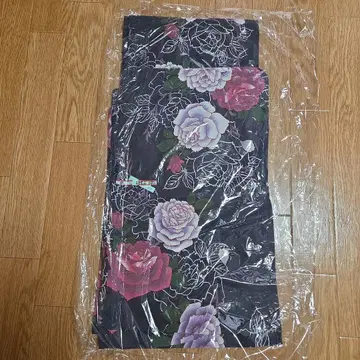 장미 무늬 유카타 블랙 컬러