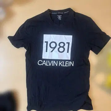 CALVIN KLEIN 1981 티셔츠 S 사이즈