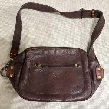 일비종떼 바디백