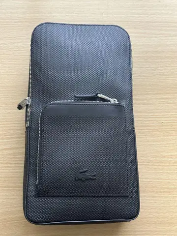 새상품급! 라코스테 LACOSTE 샨타코 바디백