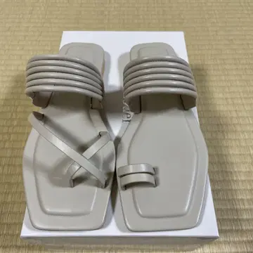 nouer 누에르 샌들 베이지