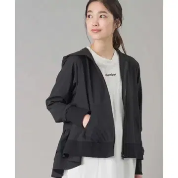 ONNES 프릴이 달린 블랙 자켓