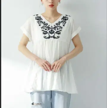 V 넥 에어리 코튼 자수 블라우스 자수 써니 라벨