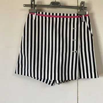 큐롯 랩 스커트