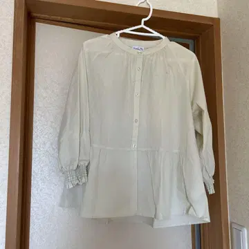 아놀드 파머 페플럼 실루엣 블라우스 S 사이즈