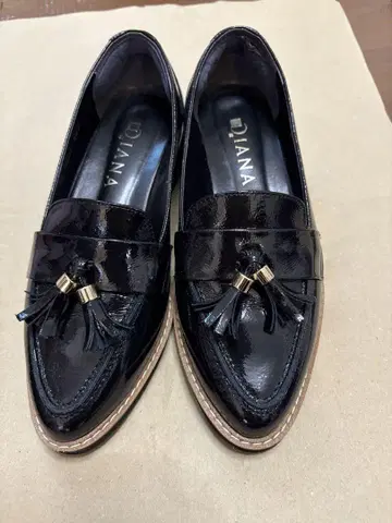 다이애나 로퍼 KW43342 블랙 슈링크 에나멜 22.5cm